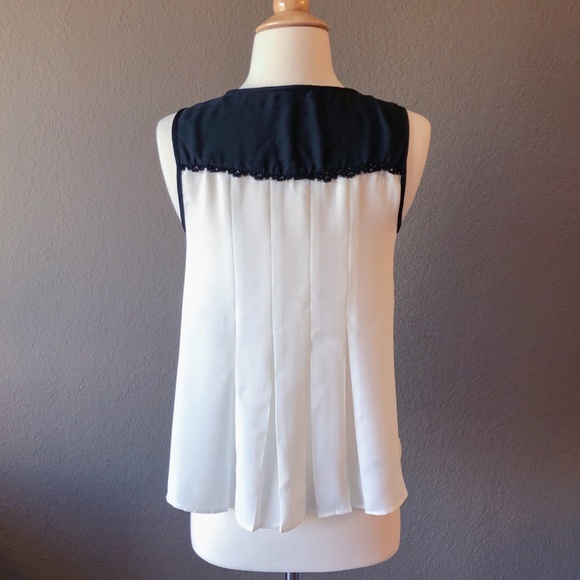 ELLE • Black and White Pleated Lace Tank - Picture 4 of 7